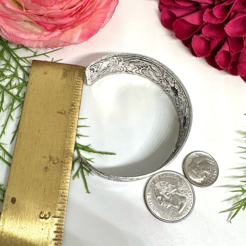 1 Left!⚜️Embossed Cuff Bracelet With Cherry Blossoms - Picture 8 of 8